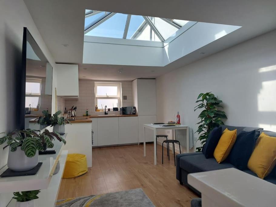 סאות'המפטון 1 Bedroom Modern Duplex מראה חיצוני תמונה