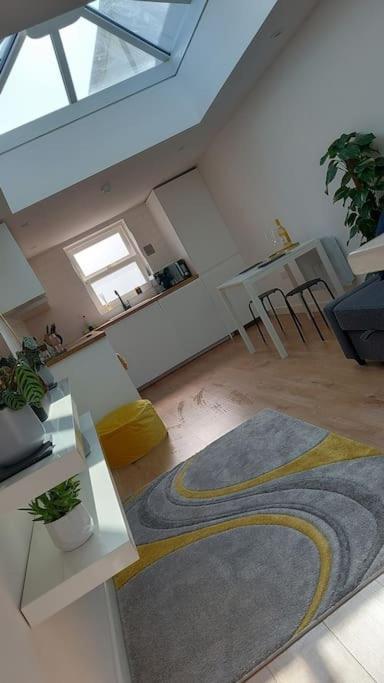 סאות'המפטון 1 Bedroom Modern Duplex מראה חיצוני תמונה